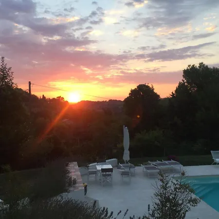 Casa Sant Angelo アパート ペザロ